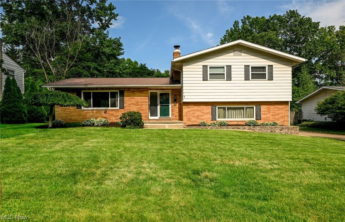 Property Photo:  3655 Oak Road  OH 44224 