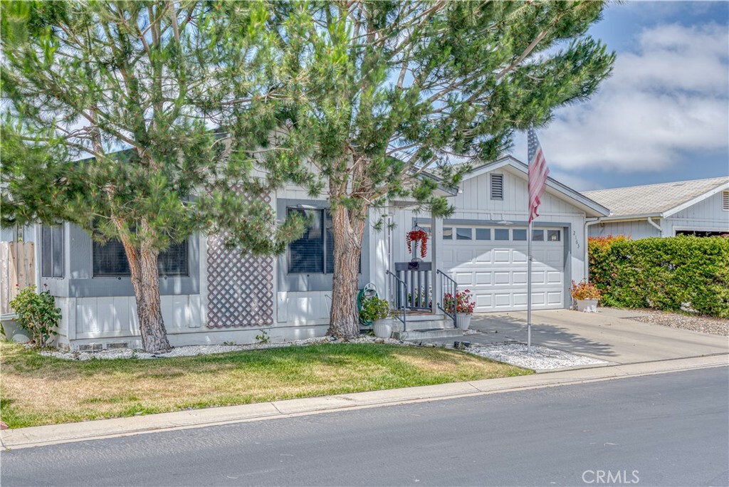 Property Photo:  2163 Sierra Vista  CA 93458 