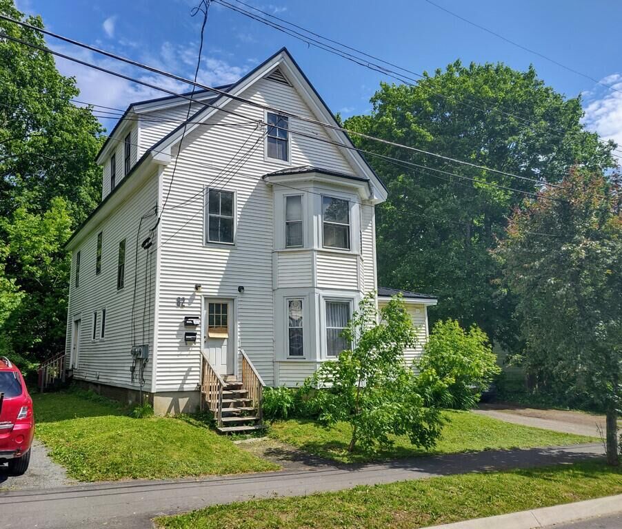 Property Photo:  82 Second Street  ME 04401 