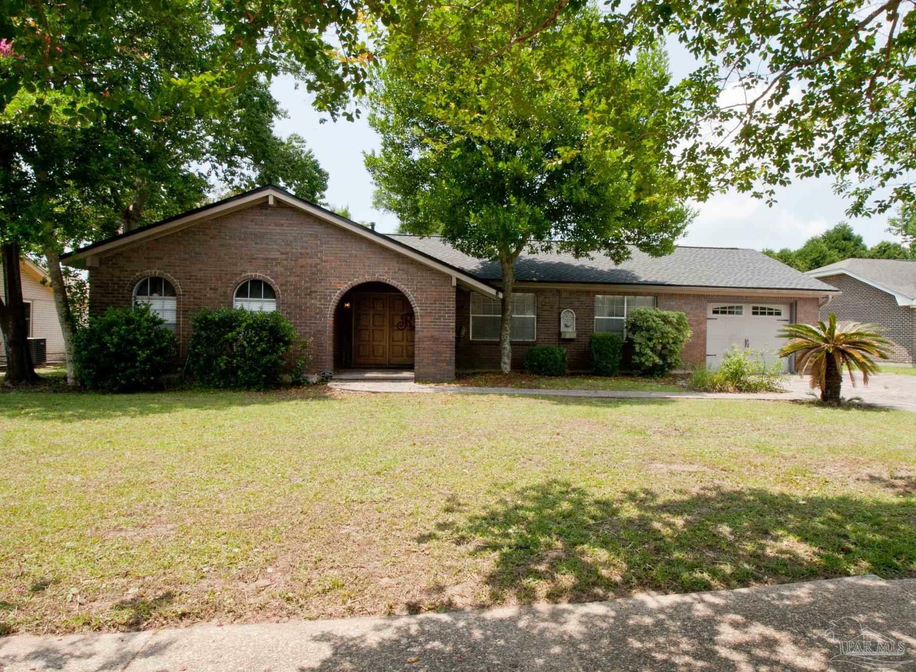 Property Photo: 4157 Futura Dr FL 32504