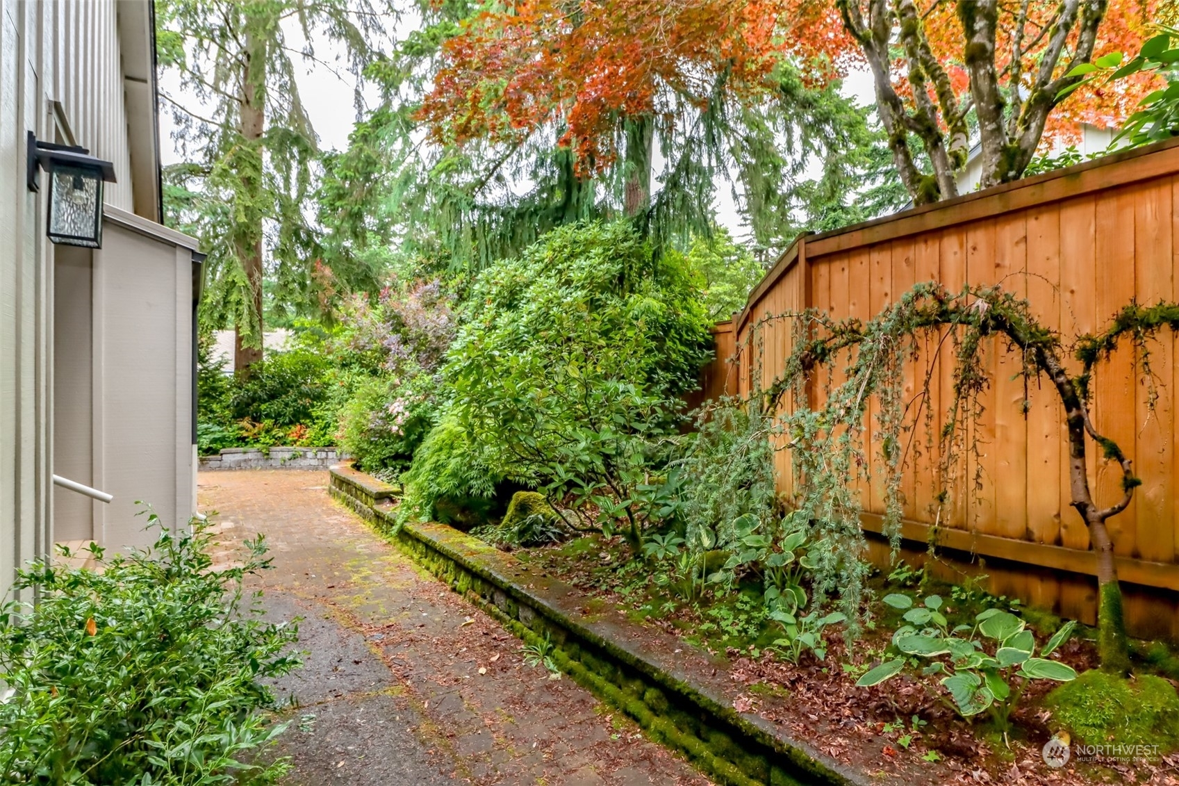 Property Photo:  14300 Trillium Blvd SE 27  WA 98012 