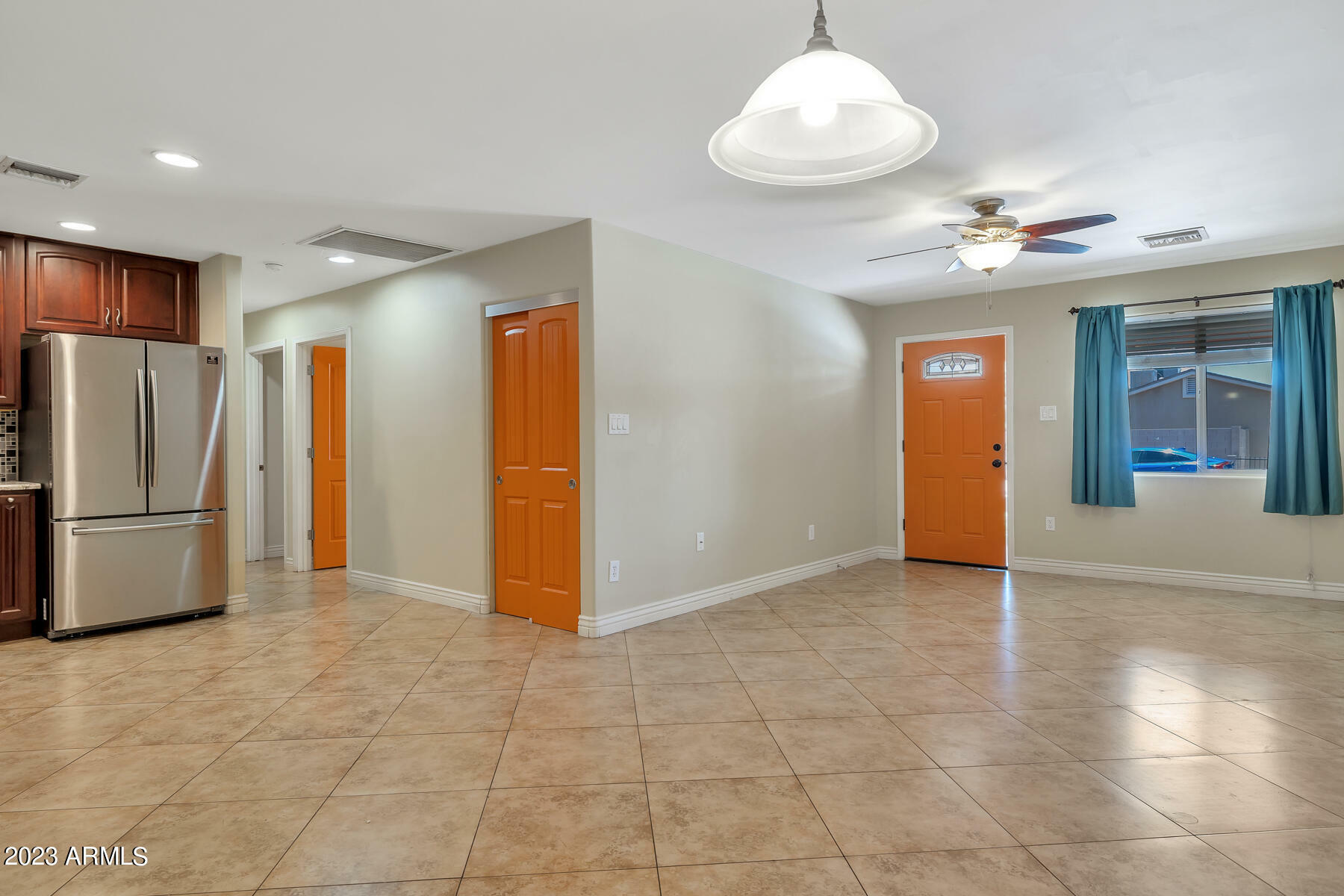 Property Photo: 1560 W Cochise Drive AZ 85021
