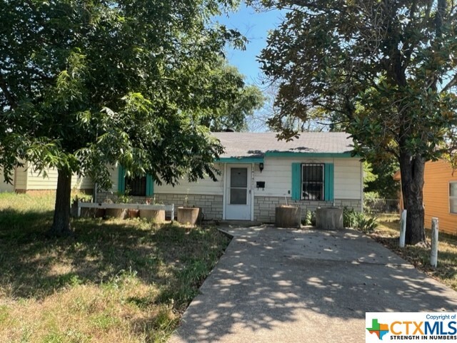 Property Photo:  1414 Greenwood Avenue  TX 76541 