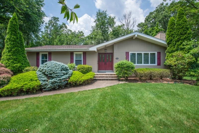 Property Photo:  3 Wiessmann Way  NJ 07470 