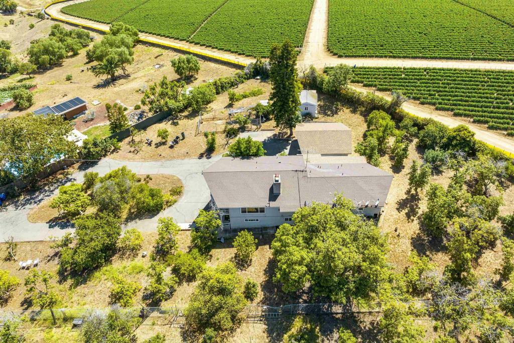 Property Photo: 3910 Paso Del Lagos CA 92003