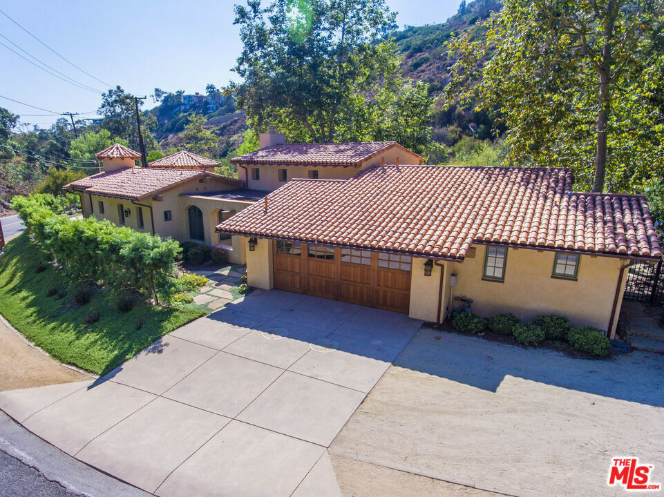 3713 Las Flores Canyon Road  Malibu CA 90265 photo