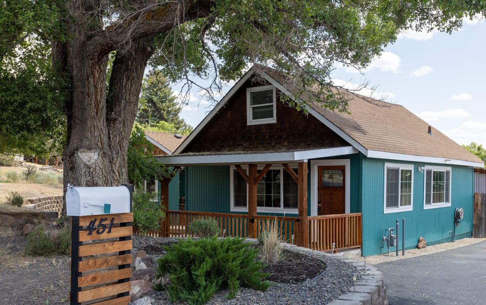 Property Photo: 451 SE C Street OR 97741