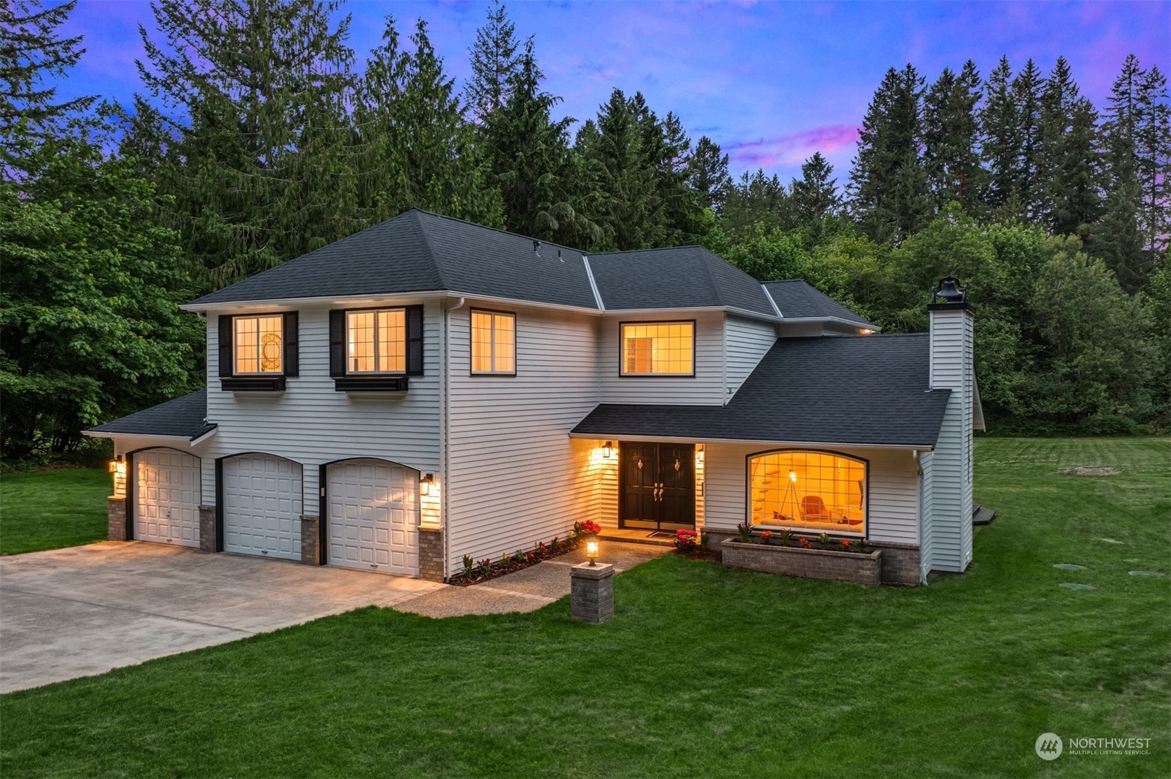 Property Photo:  5401 228th Avenue NE  WA 98053 