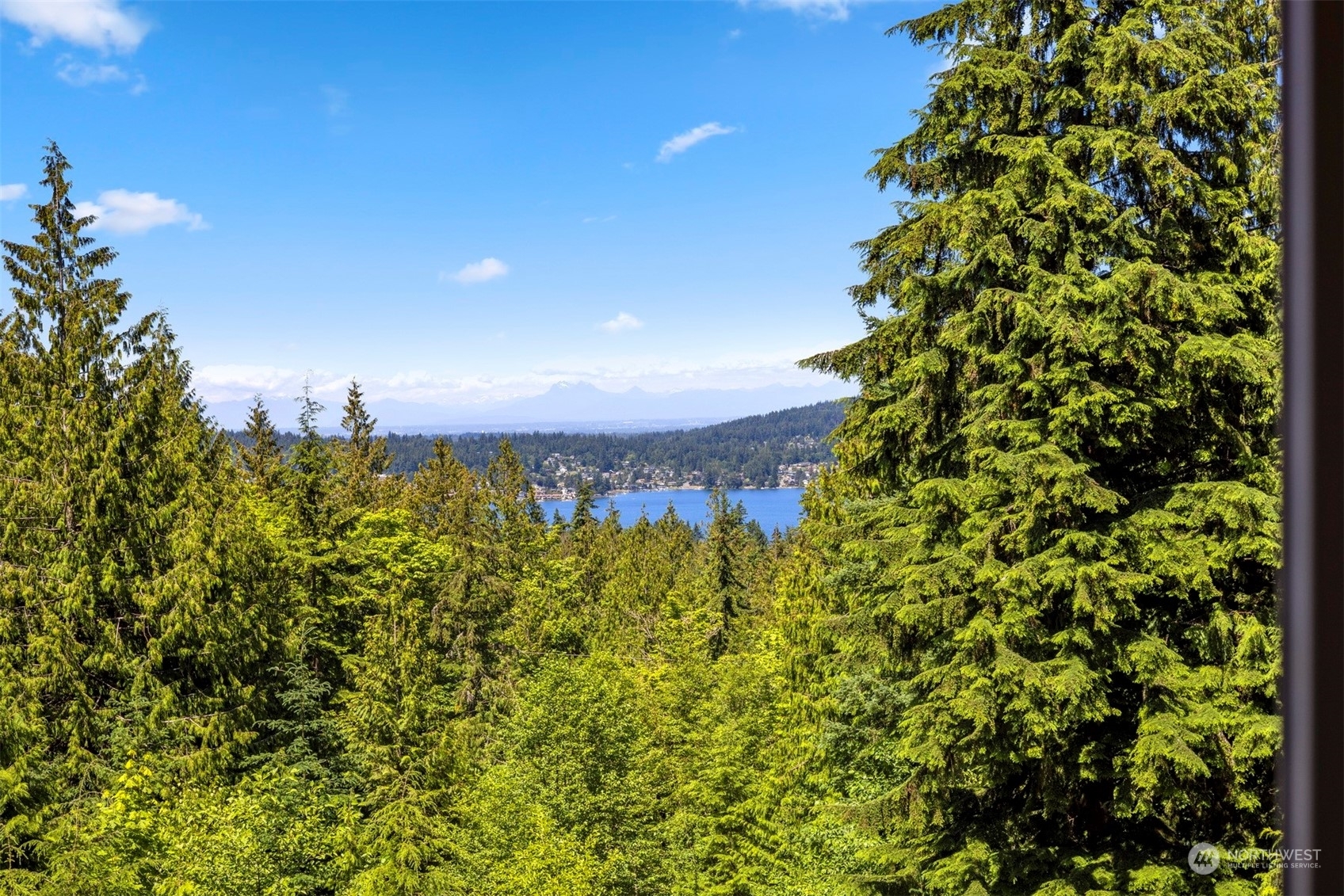 Property Photo:  975 Lakeview Street  WA 98229 