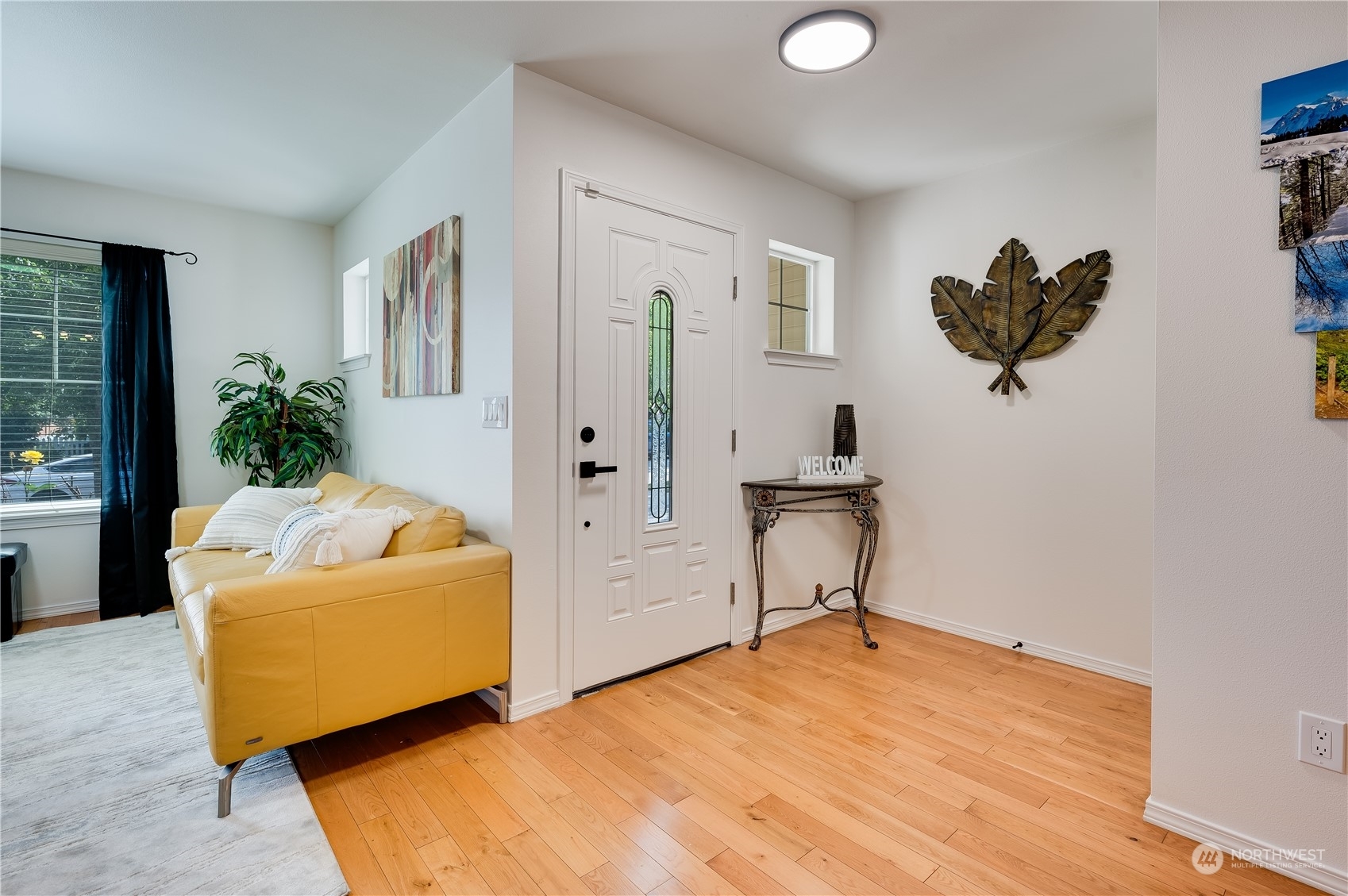 Property Photo: 9003 Venn Avenue SE WA 98065