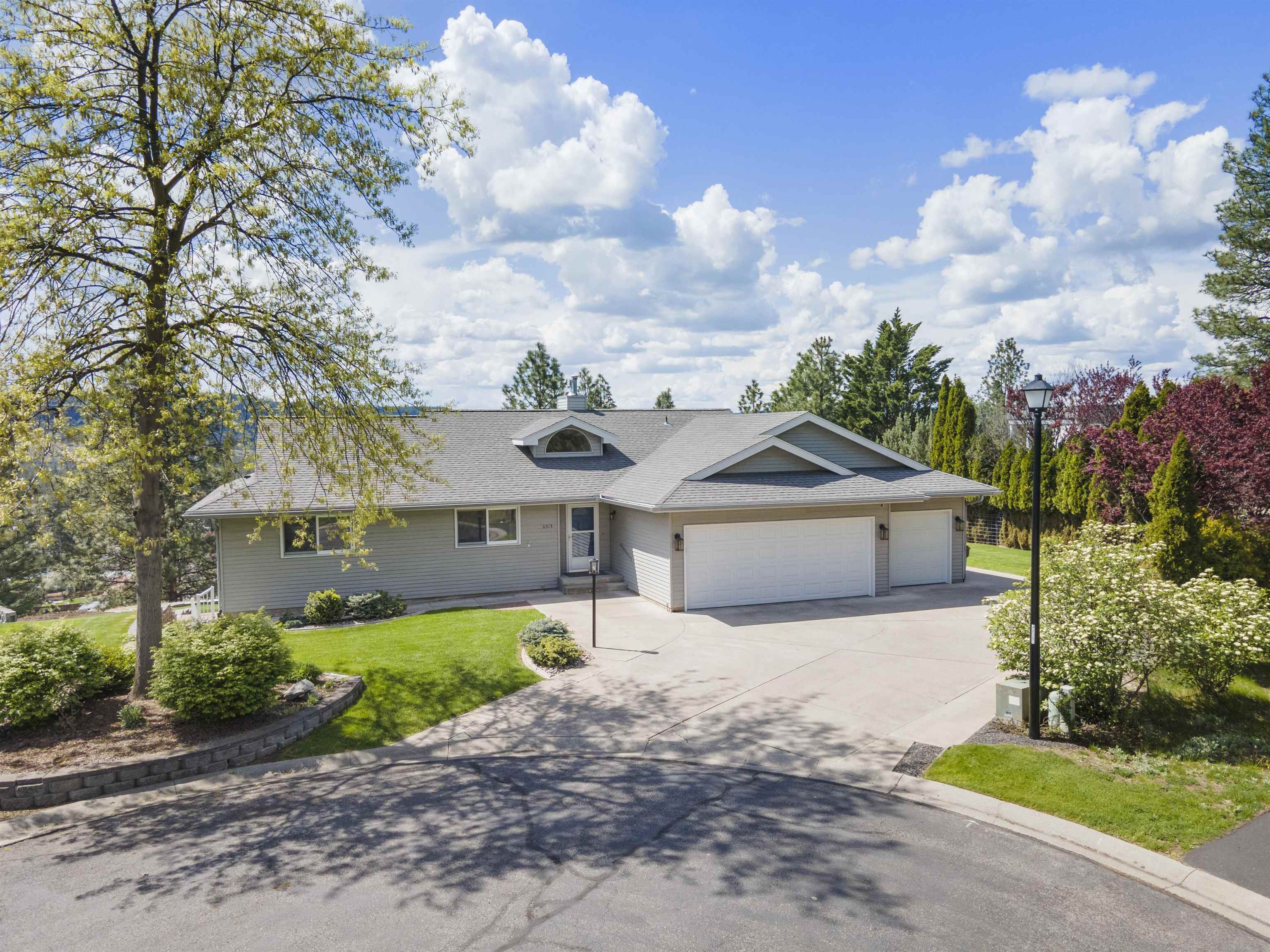 Property Photo:  6515 N Park View Ln  WA 99205 