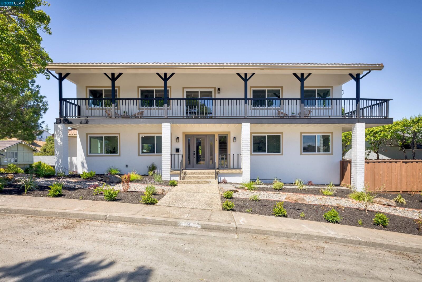 Property Photo: 3 Whitman Ct CA 94070