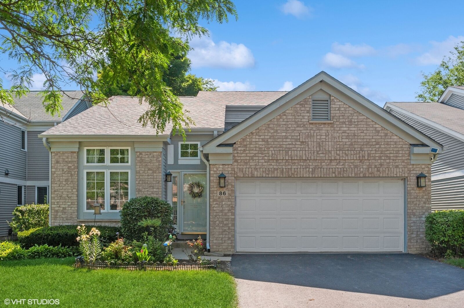 Property Photo: 86 Manchester Drive IL 60089