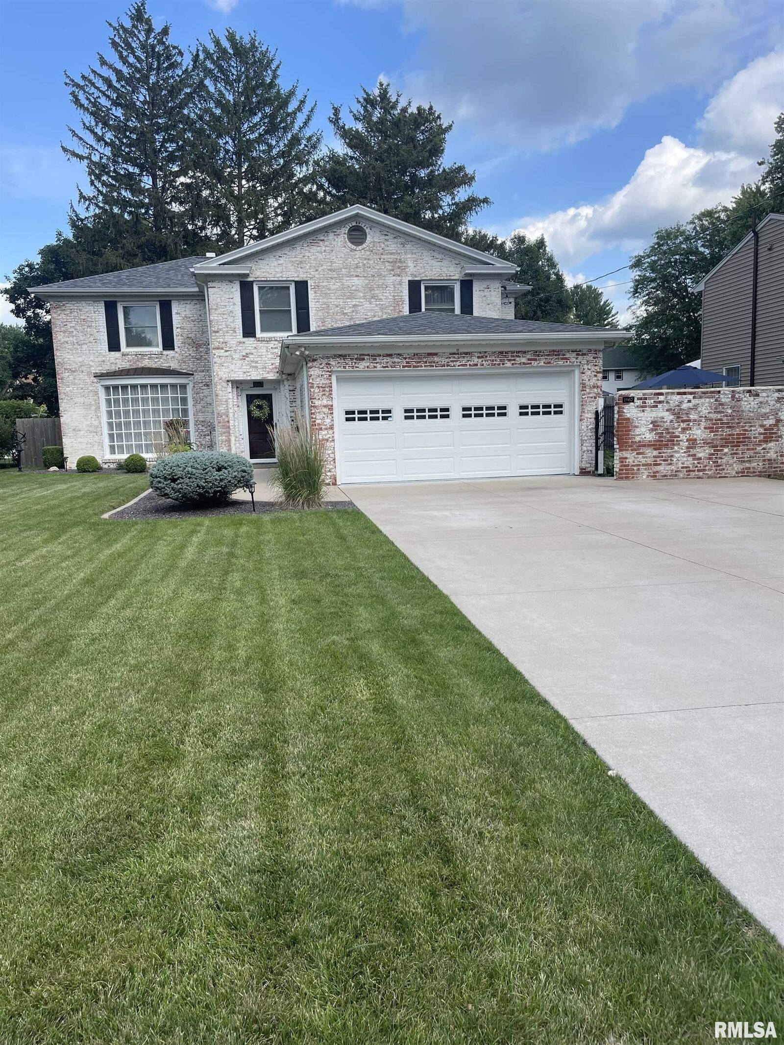 Property Photo: 1667 N Cherry Street IL 61401
