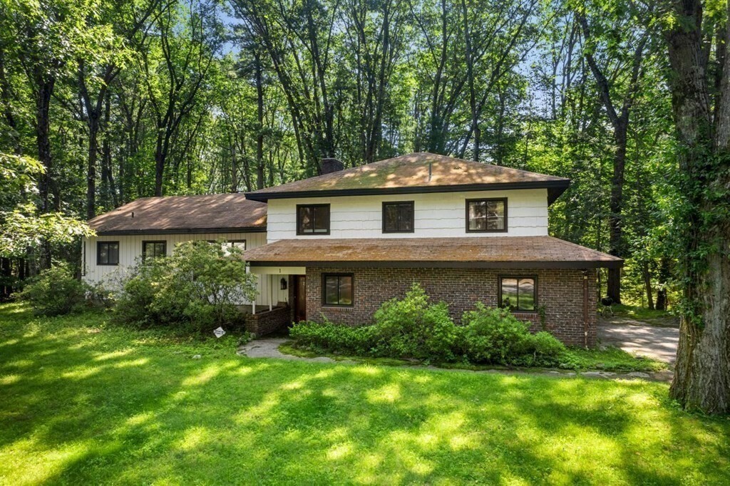 Property Photo: 1 Cyr Cir MA 01810