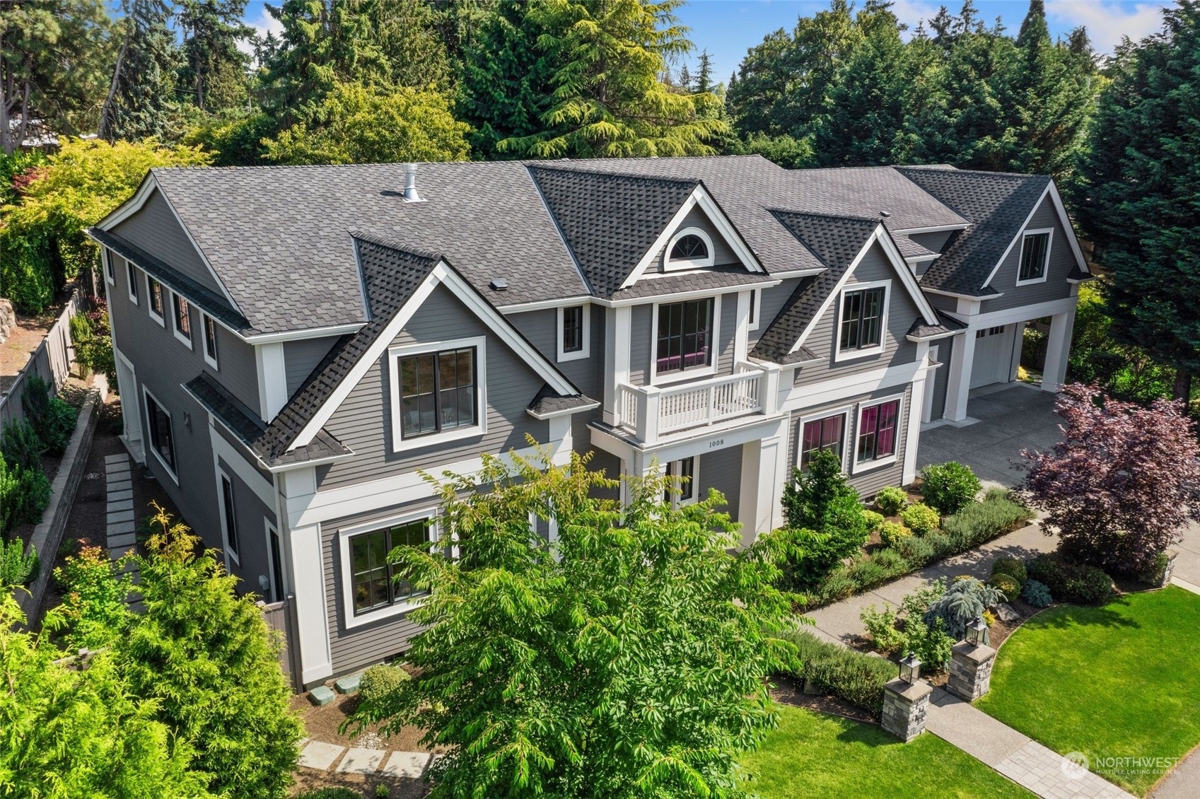 Property Photo: 1008 88th Avenue NE WA 98004