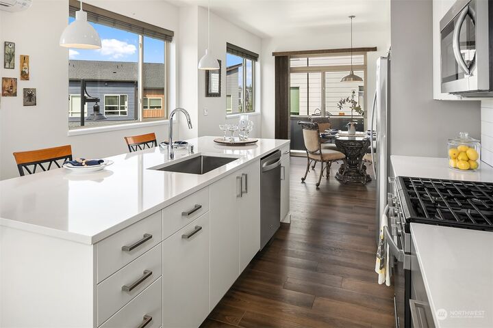 Property Photo: 32787 Madrona Avenue WA 98010