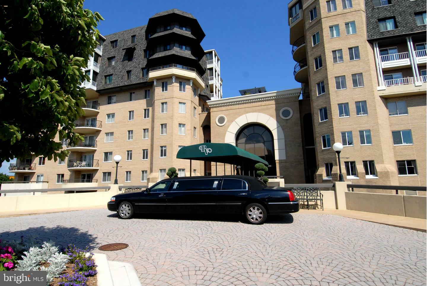 Property Photo: 1250 S Washington Street 315 VA 22314