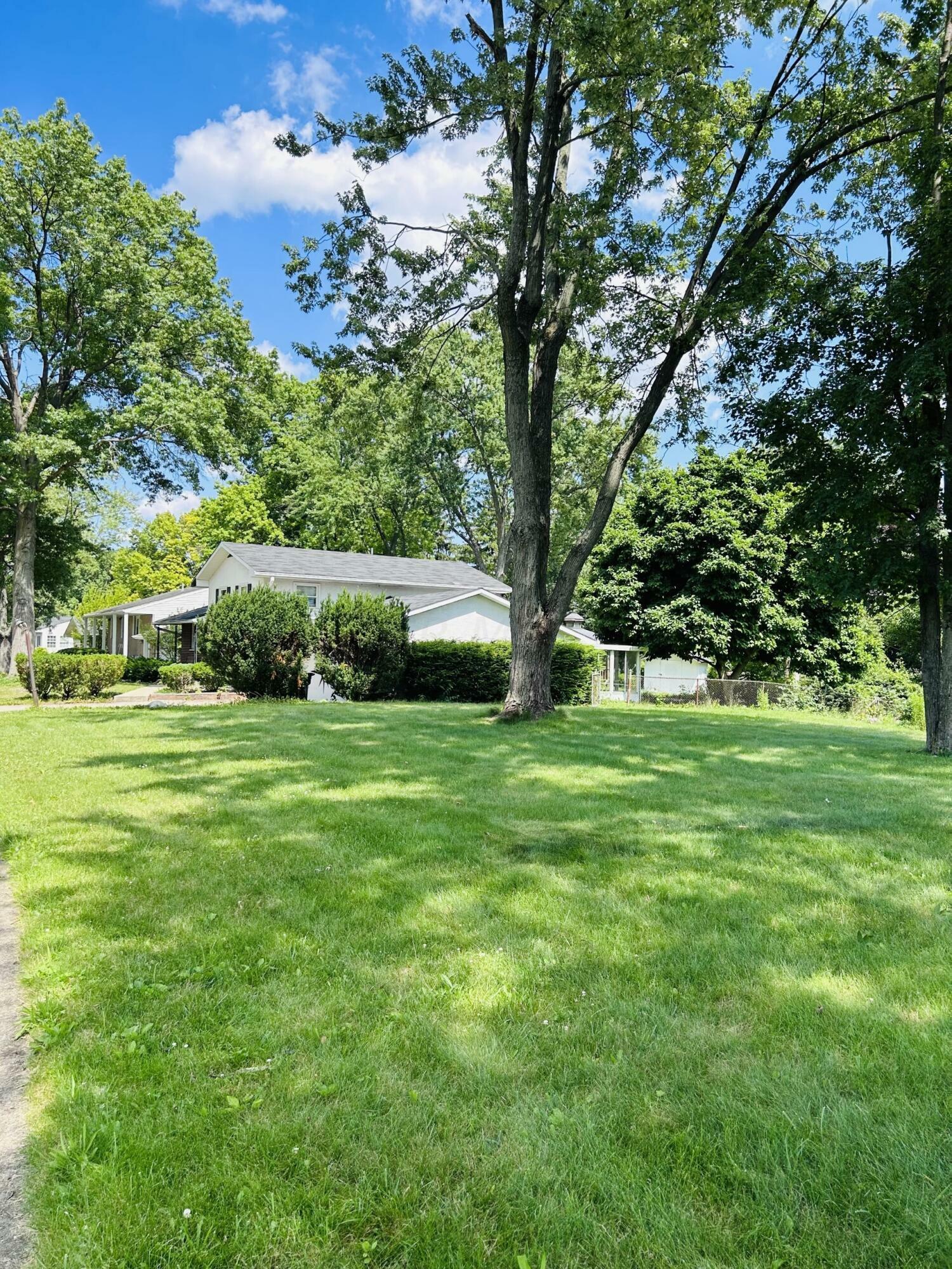 Property Photo: 279 Dunbarton Road OH 43230