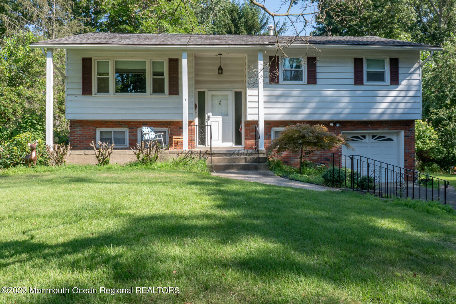 Property Photo:  12 Locust Grove Lane  NJ 07726 