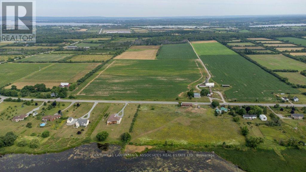 Photo de la propriété:  19244 Loyalist Parkway  ON K0K 1T0 