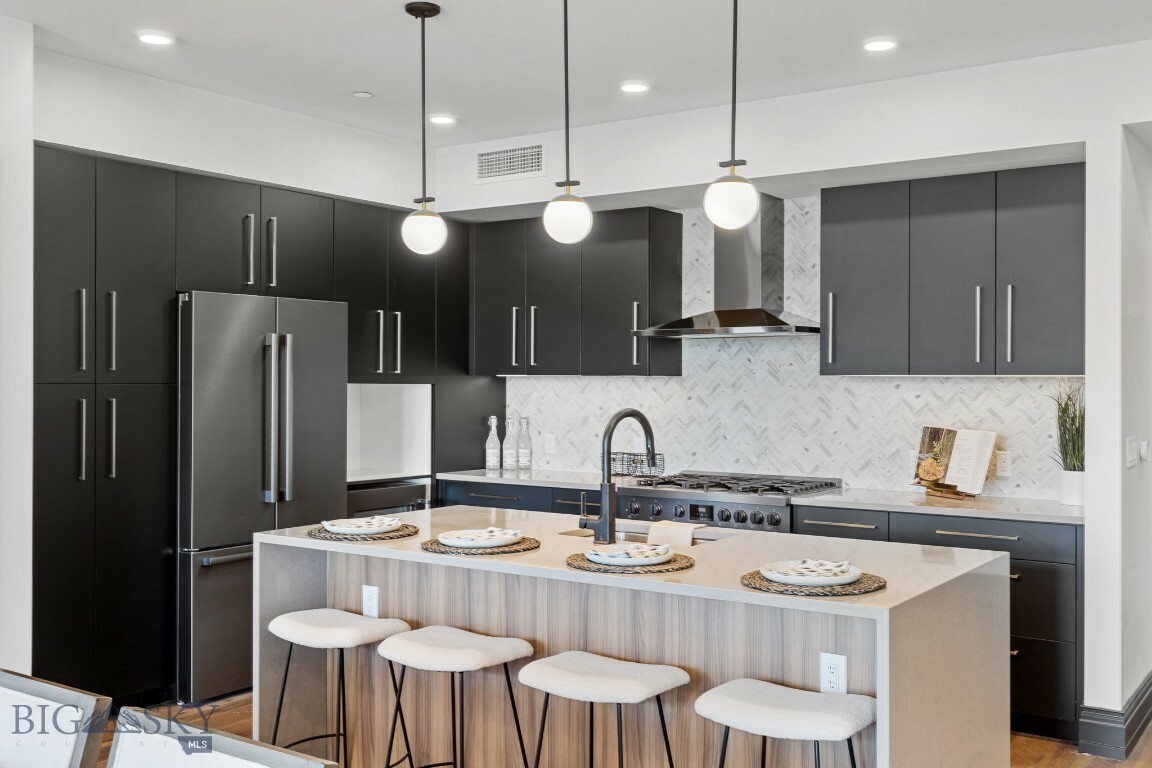 Property Photo: 315 N Tracy Avenue 106 MT 59715