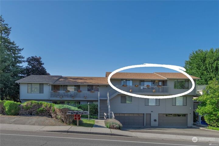 Property Photo:  351 15th Street NE D  WA 98802 