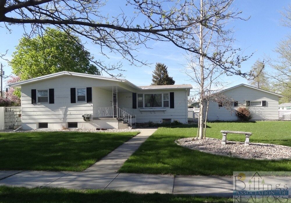 Property Photo: 2103 Hewitt Drive MT 59102