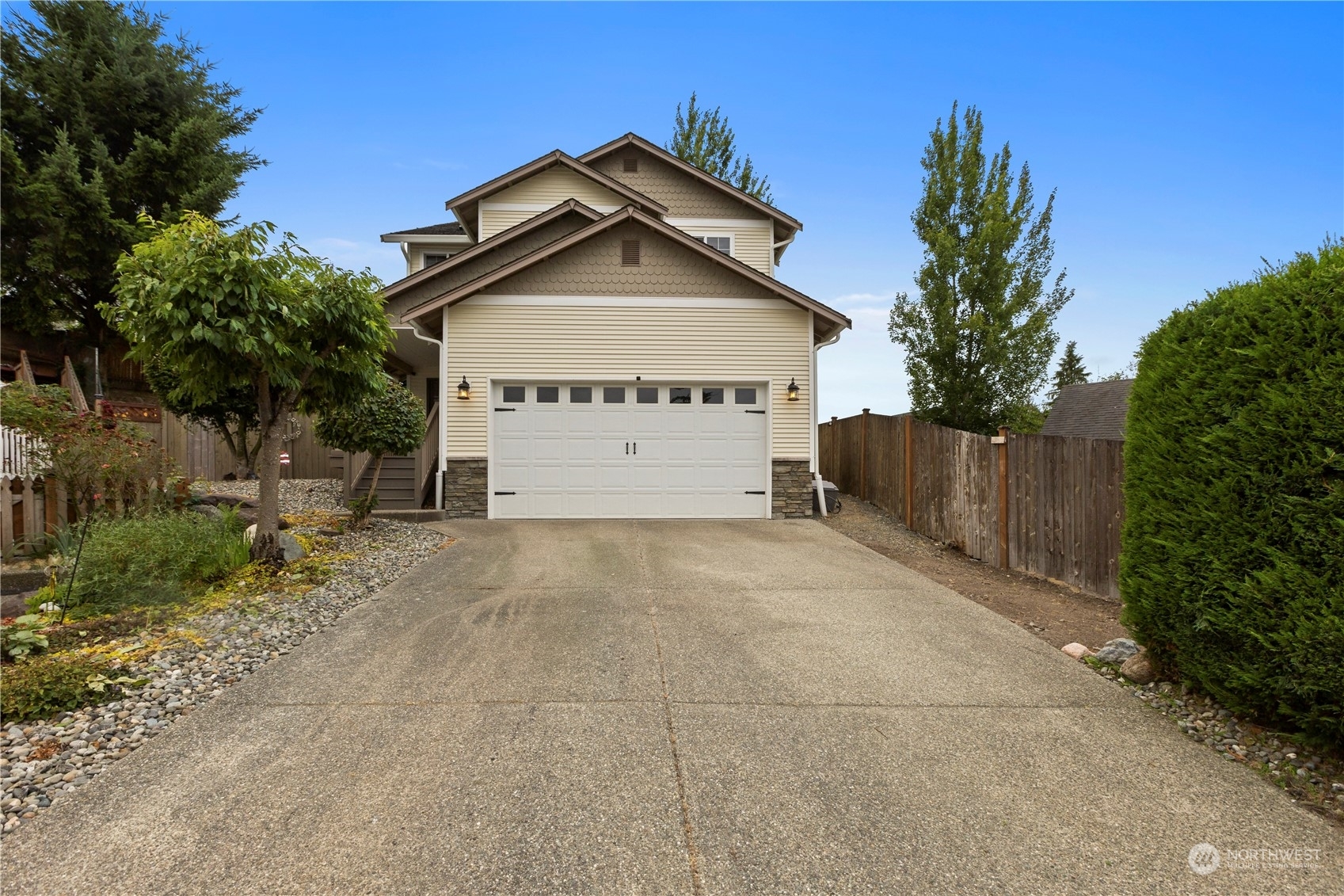 Property Photo:  1424 113th Avenue SE  WA 98258 