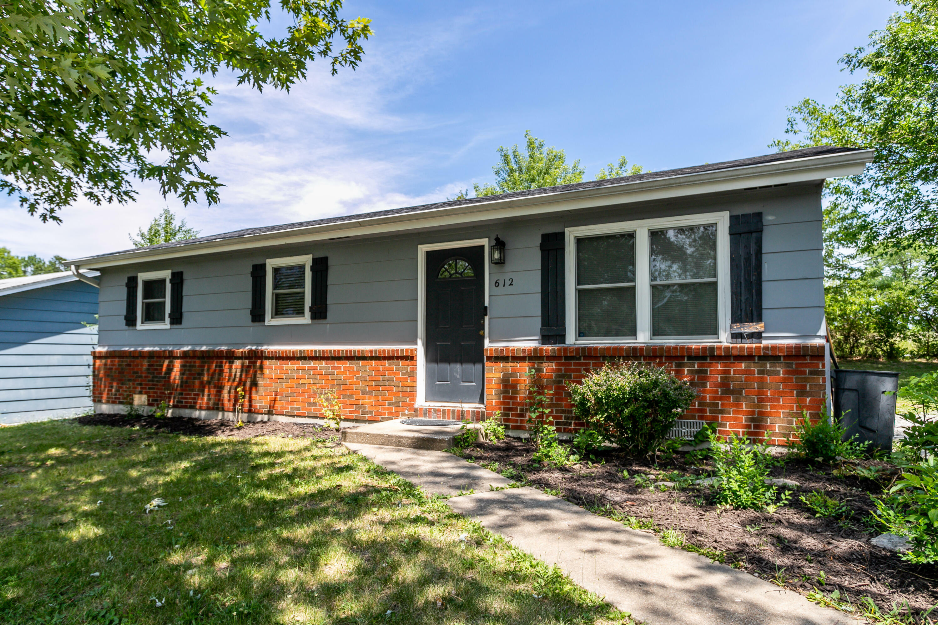 Property Photo:  612 N Easter Ln  MO 65201 