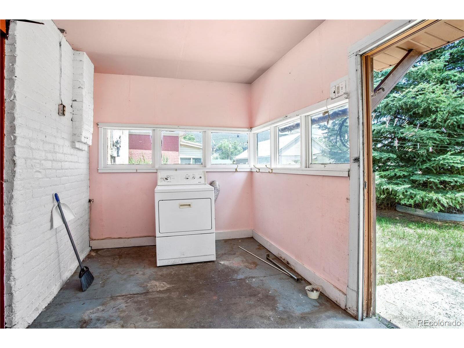 Property Photo:  517 Park Ave  CO 81201 