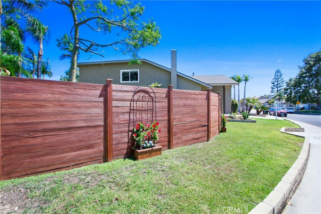 Property Photo:  5832 Lynnbrook Plaza  CA 92886 