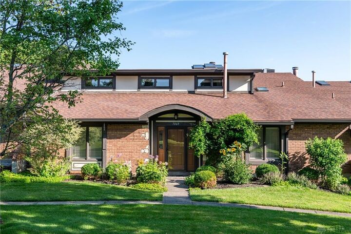 7069 Fallen Oak  Dayton OH 45459 photo