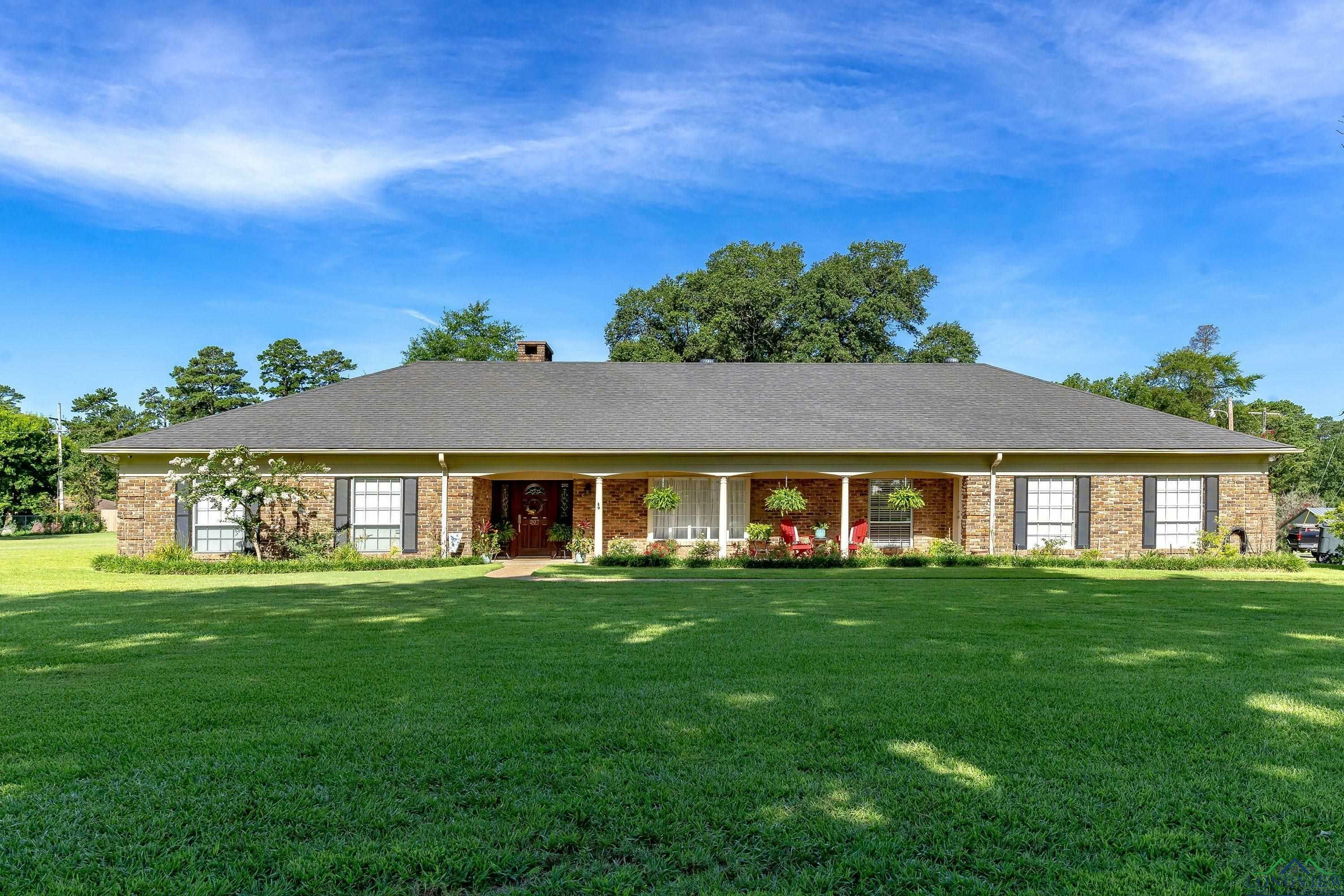 Property Photo:  207 Pitts  TX 75672 