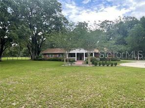 Property Photo: 18302 SW 67th Avenue FL 32618