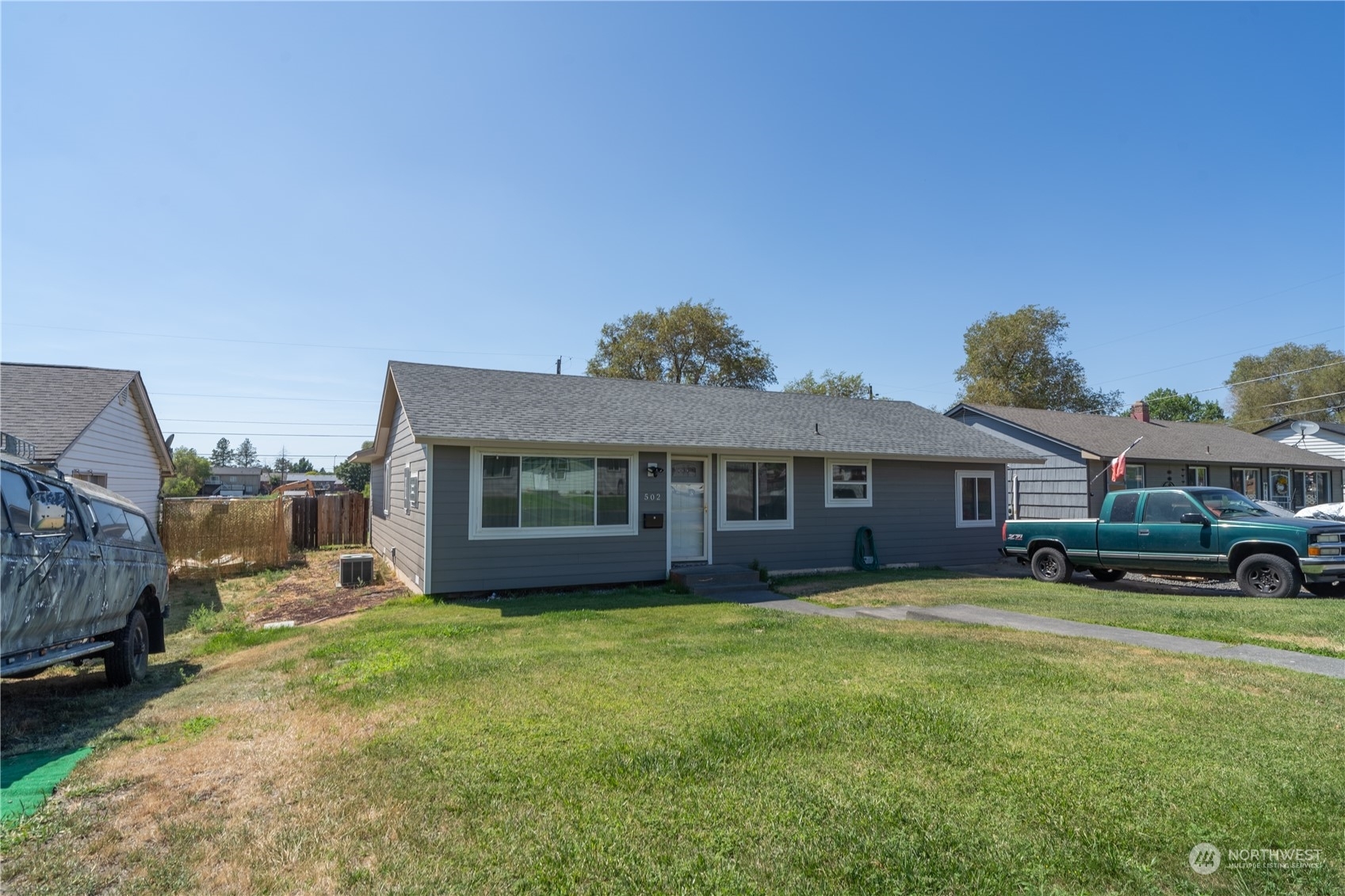 Property Photo:  502 N Earl Road  WA 98837 