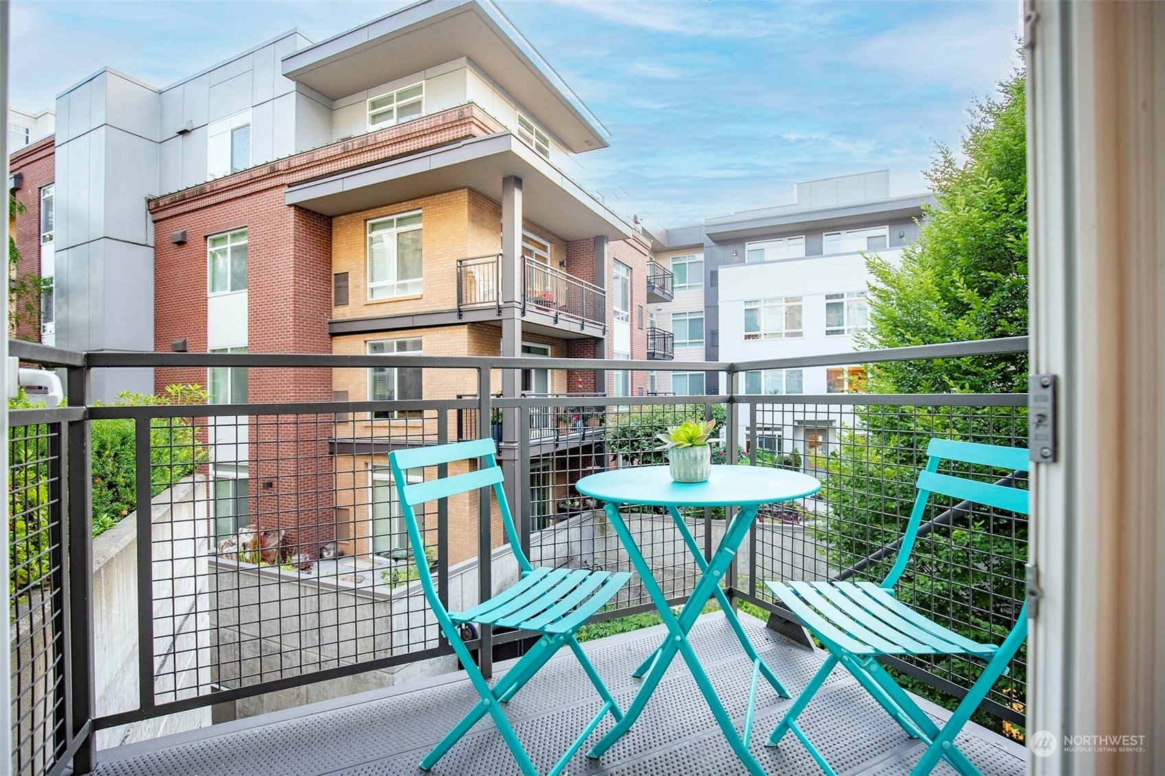 Property Photo:  211 Kirkland Avenue 223  WA 98033 