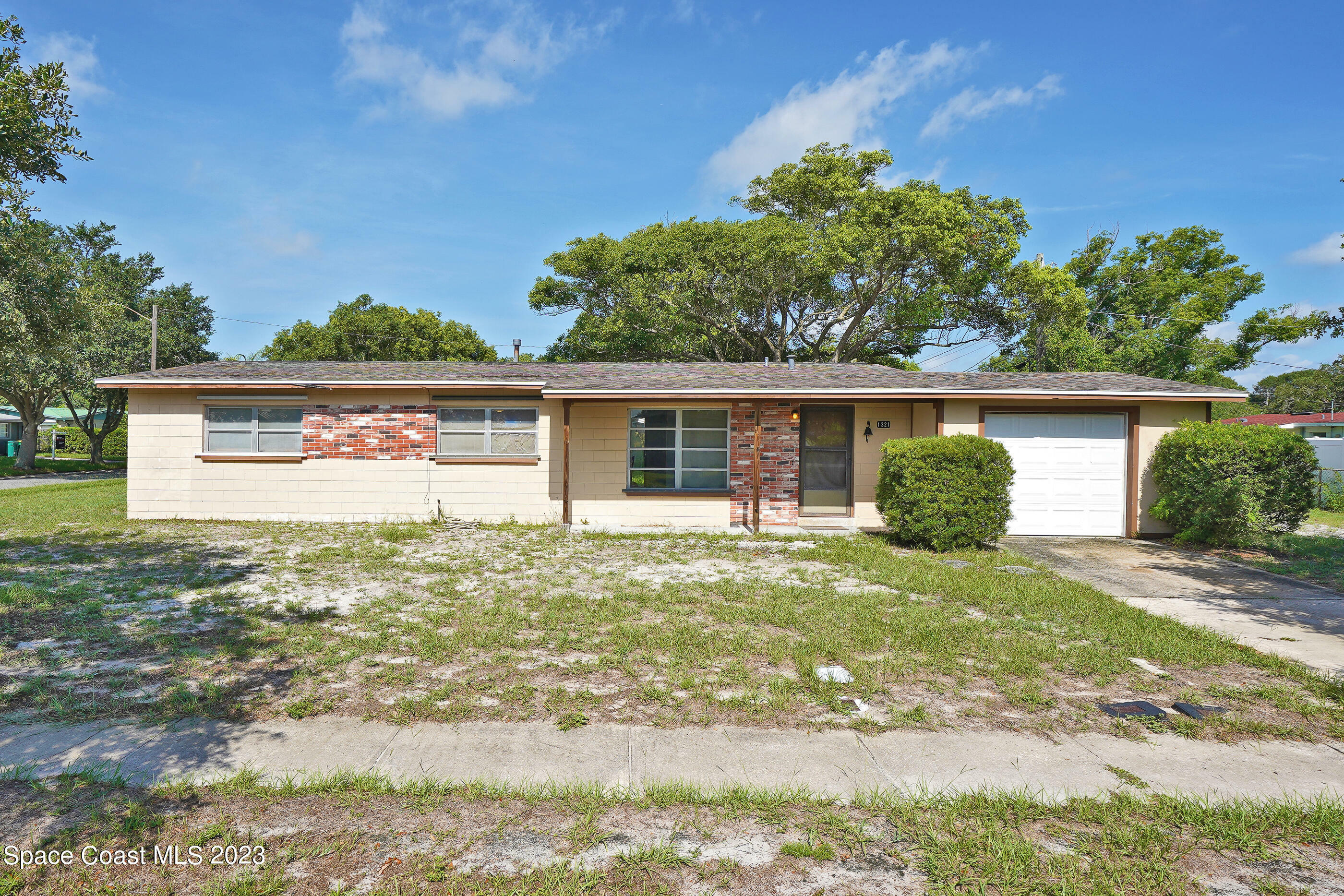 Property Photo: 1321 College Avenue FL 32922
