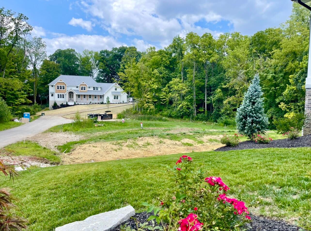 Property Photo: 6916 Worthington Road OH 43082