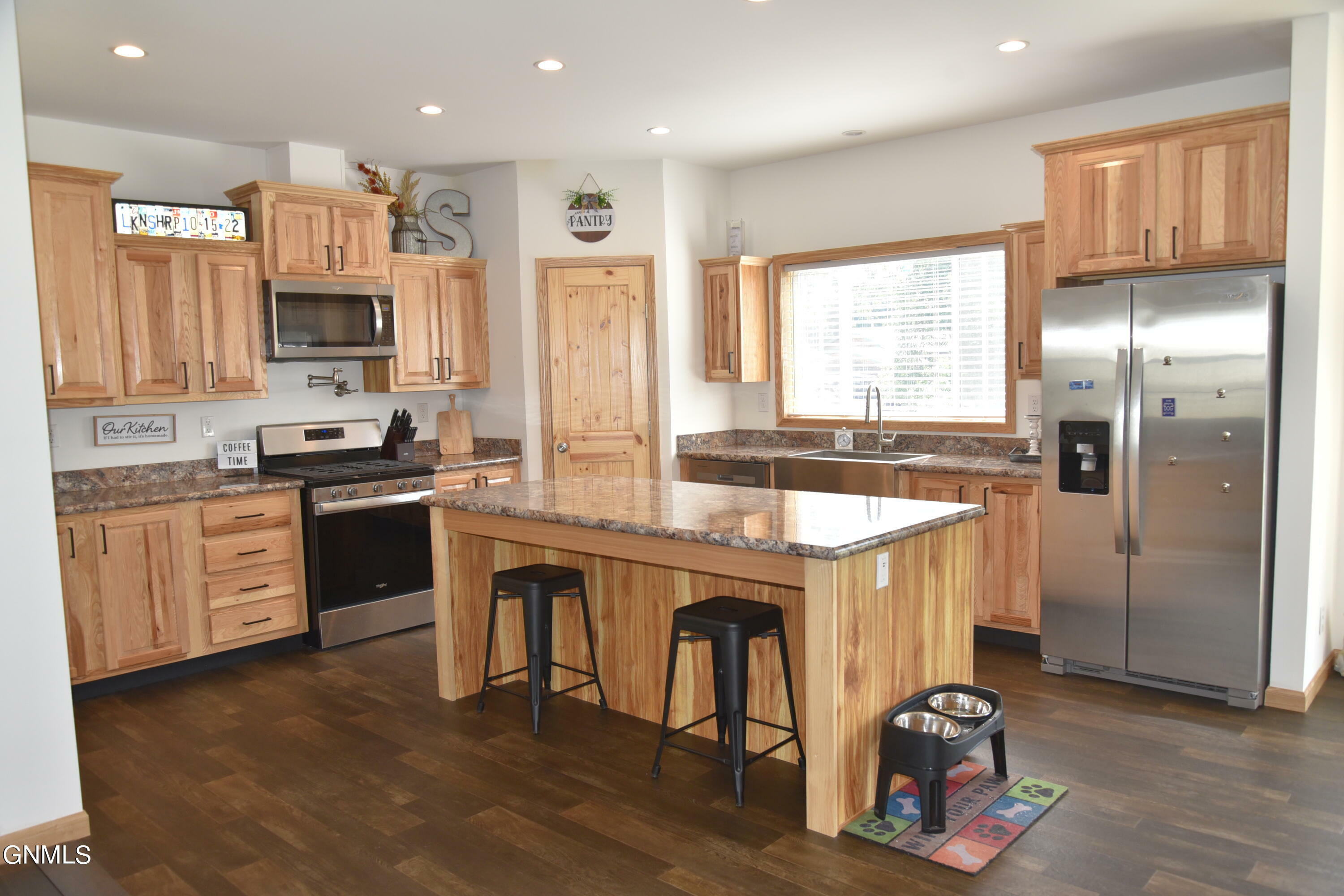 Property Photo: 400 5th Street N ND 58579