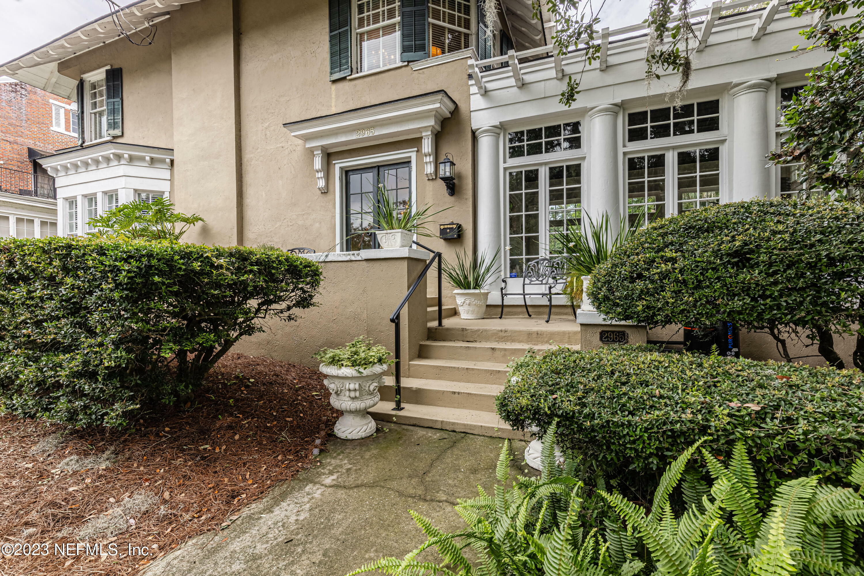 Property Photo: 2965 St Johns Ave FL 32205