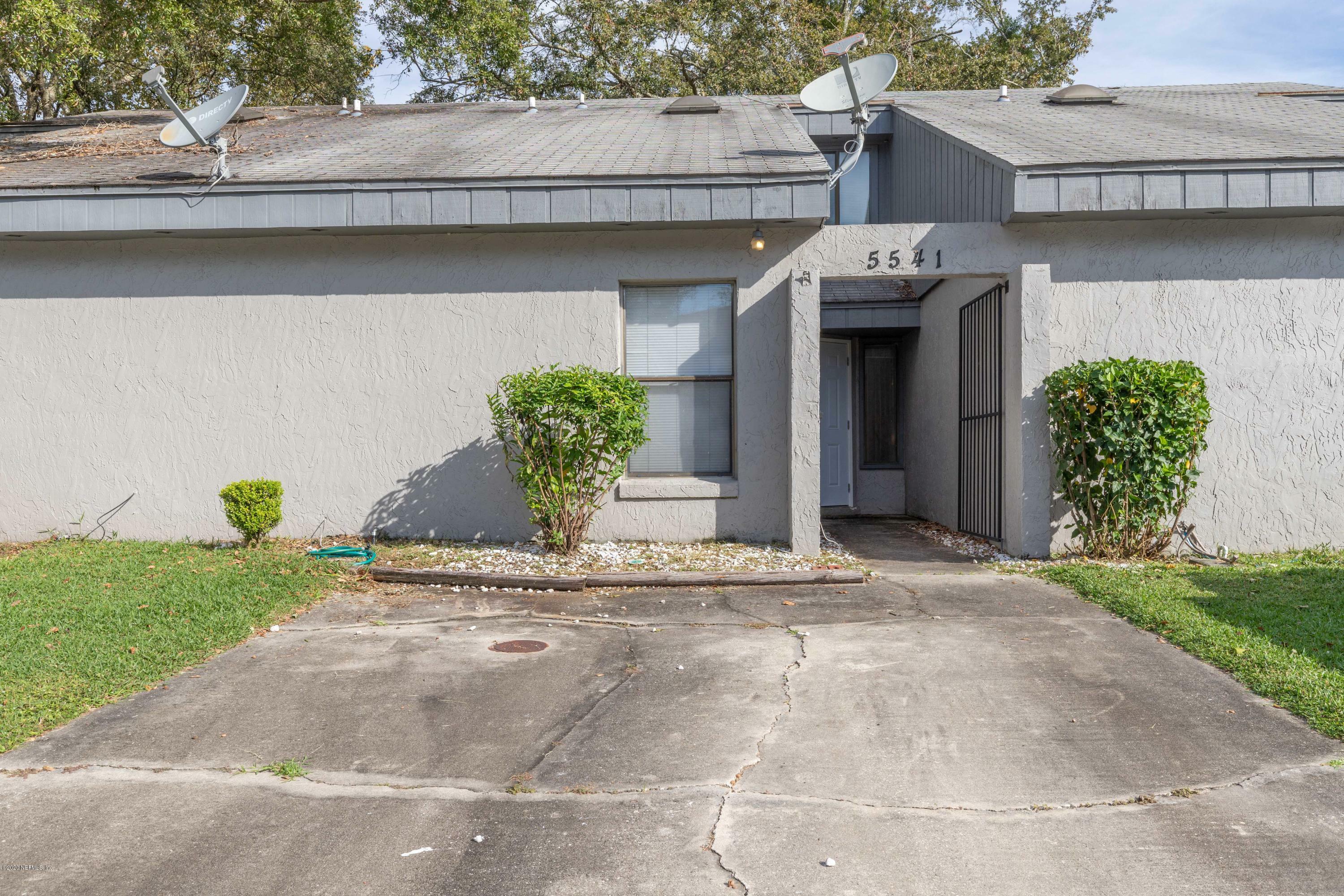 Property Photo:  5541 Pine Hill Ln  FL 32244 