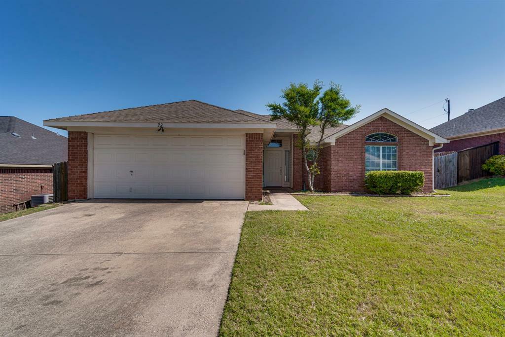 Property Photo: 32 Connecticut Avenue TX 76065
