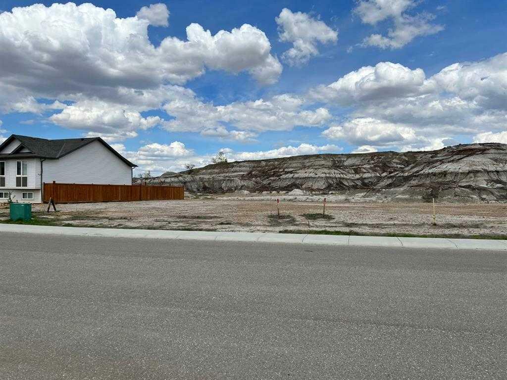 Property Photo:  168 10 Avenue SE  AB T0J 0Y6 