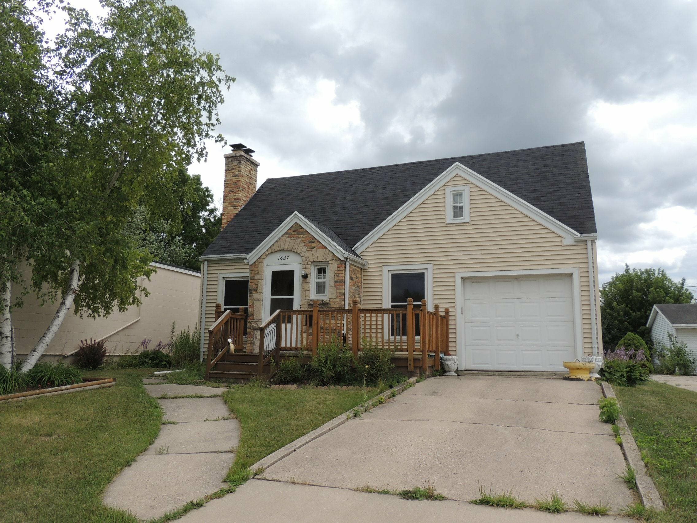 1827 W Wisconsin Avenue  Appleton WI 54914-3253 photo