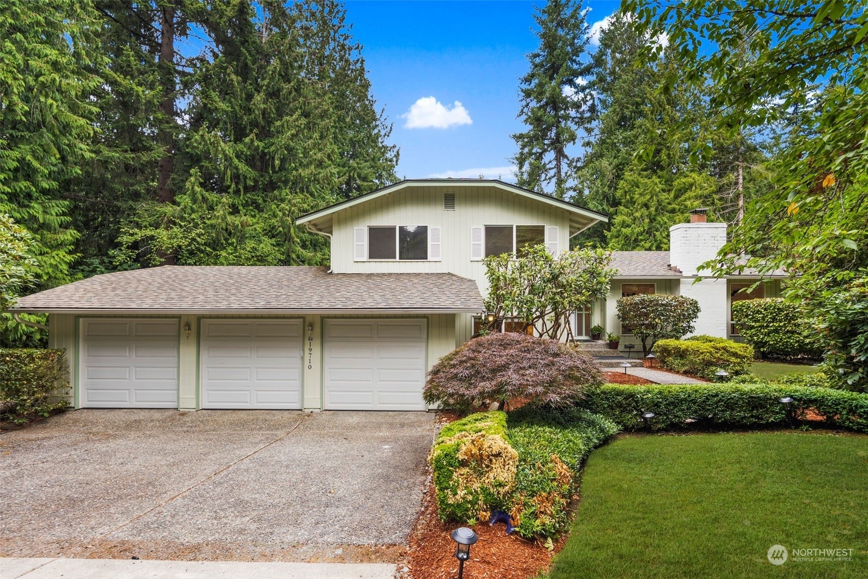 Property Photo:  19710 SE 21st Street  WA 98075 