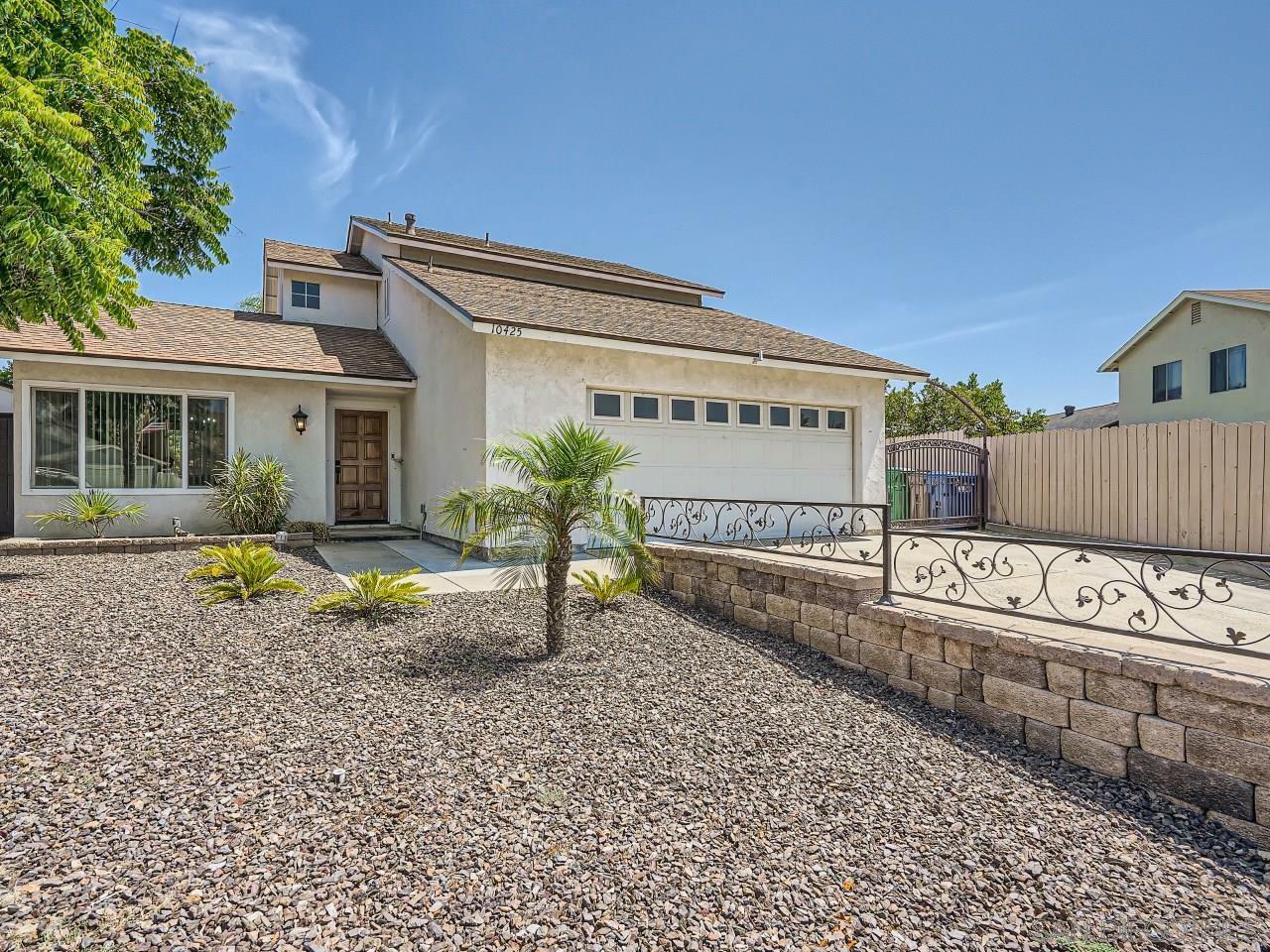 Property Photo: 10425 Tomel Ct CA 92071