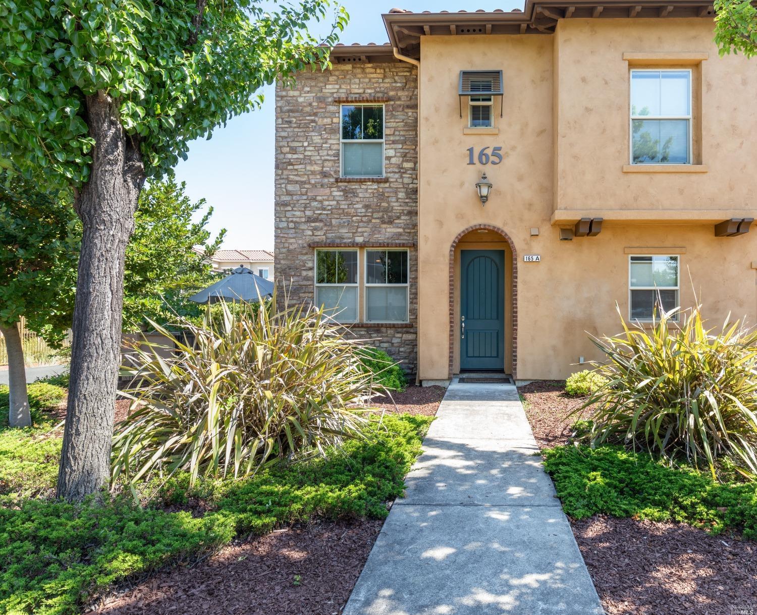 Property Photo: 165 Stonegate Circle A CA 95425