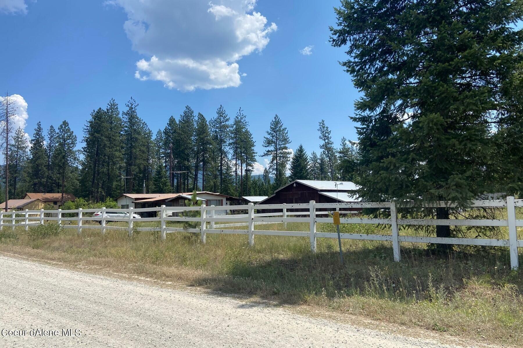 MLS#23-6833: 2109 Estates Loop, Priest River, ID 83856