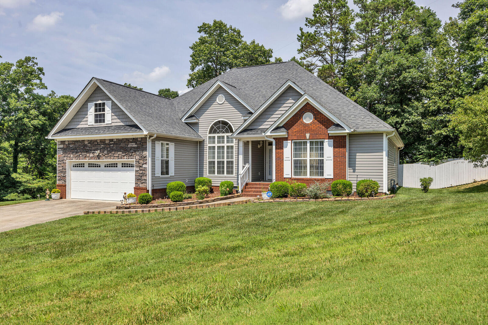 Property Photo: 5392 Rose Glen Court TN 37363
